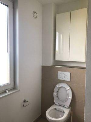 Bux37_Whg. 8_Badezimmer.JPG