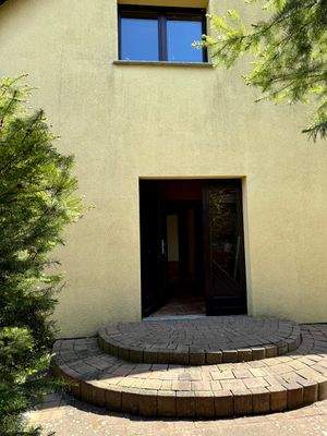 Derben Hauseingangsbereich 05.2025.jpg