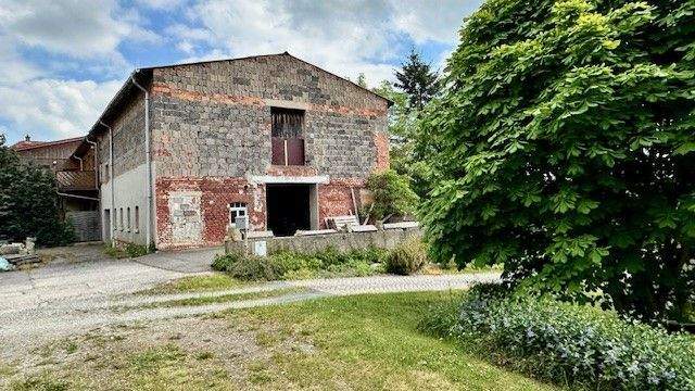 Giebelseite Gewerbe-Wohnimmobilie