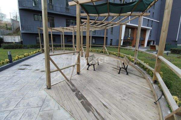 Apartments 100 Meters from the E-5 Highway in Esenyurt