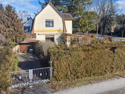 Grundstückseinfahrt