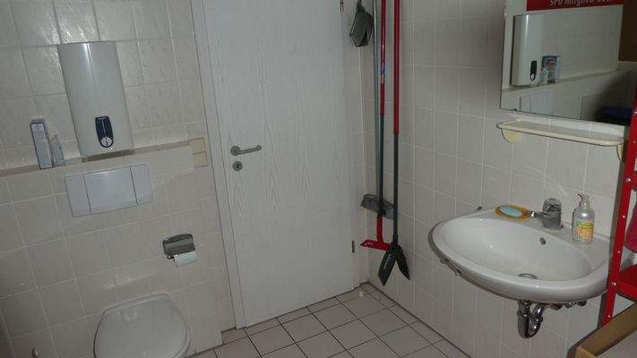 Raum für WC und Handwaschbecken