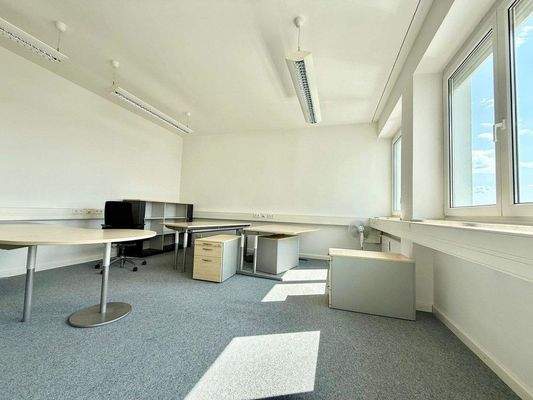 Helles Wohnen/Essen, offene Küche vor Renovierung