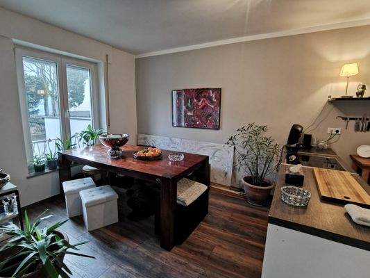 Zweiter Raum vorne, mit EBK