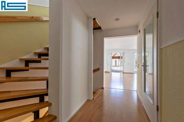 Flur - Blick zum Wohnbereich