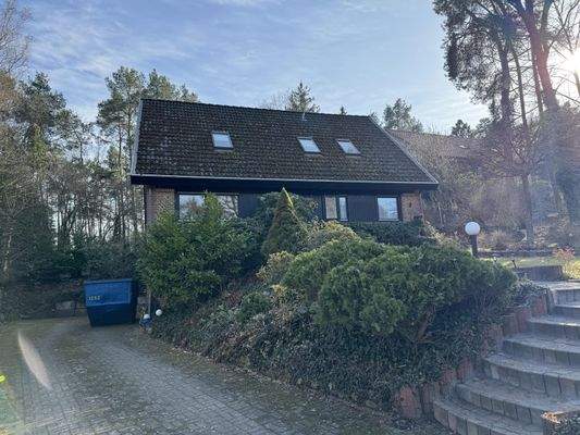 Ansicht zum Eingangsbereich / Auffahrt