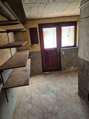24 Raum 2 Keller weitere Ansicht.jpg