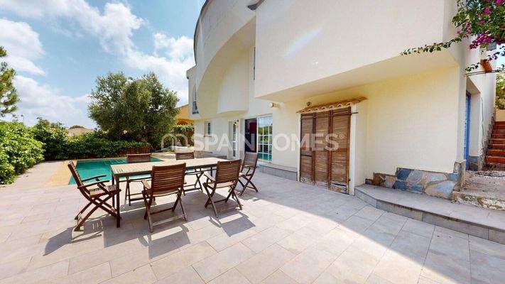 5 Bedroom House with Garden and Jacuzzi in Orihuela Costa