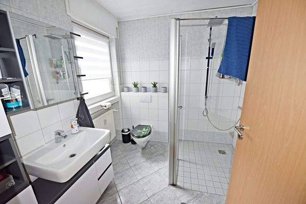 Badezimmer im Erdgeschoss