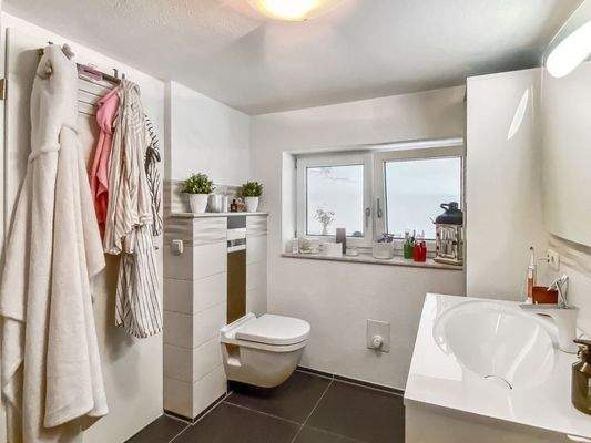 Badezimmer I - Erdgeschoss