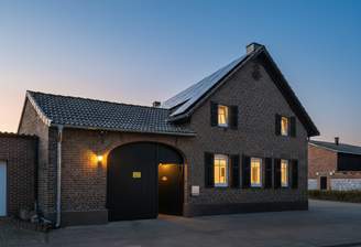 Haus am Abend - generiert