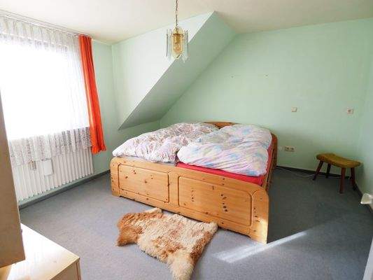 Schlafzimmer DG