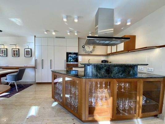 hochwertige Einbauküche (aus 2020)