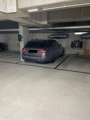 Tiefgaragenstellplatz
