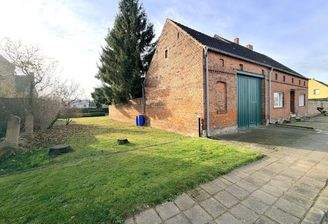 Ostseite mit zusätzlicher Zufahrt