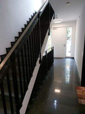 Treppenhaus Blick zur Haustür