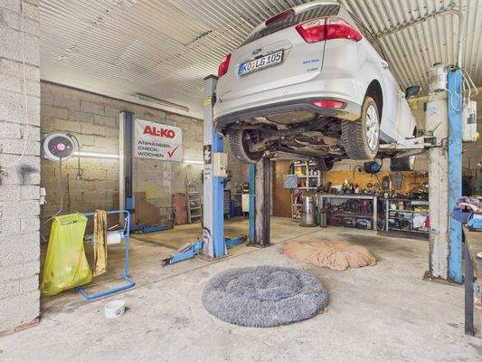 CAM01223G0-PR0176-STILL079