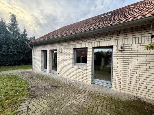 Rückansicht und Garten