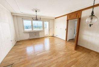 Wohnzimmer mit Balkon