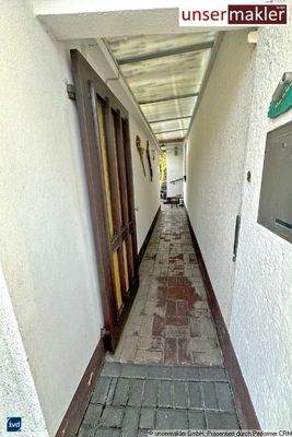 Durchgang zum Garten-Eingang