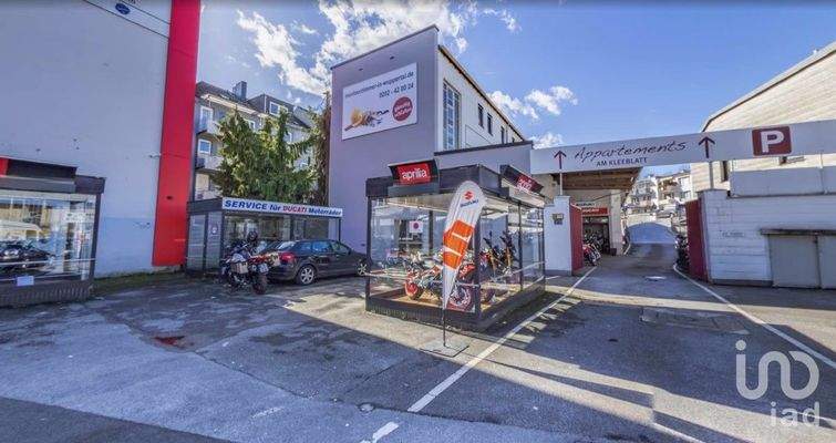 Außenansicht inkl Vitrinen