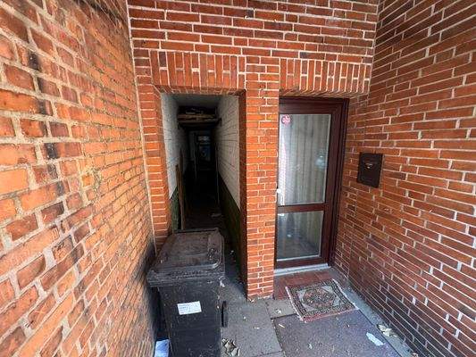 Außenansicht Eingang WE2 & Zugang Abstellraum.JPG