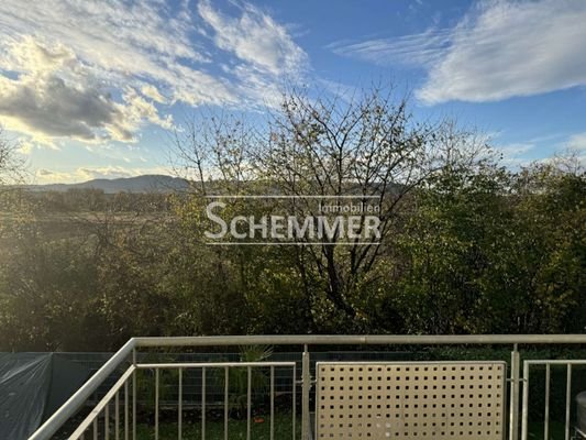 Blick vom Balkon in der Abend-Dämmerung