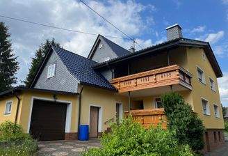 Haus mit Nebengebäuden.jpg