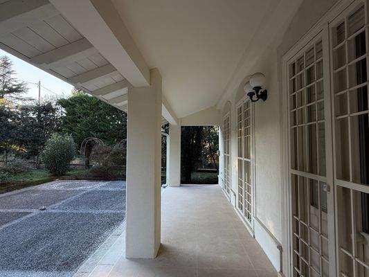 überdachte Terrasse Eingang