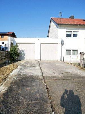 aussenansicht einfahrt garagen