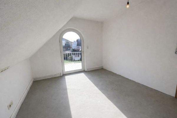 Zimmer OG mit Balkon