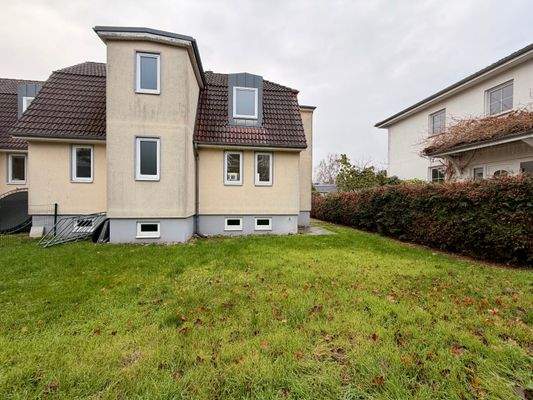 Rückansicht und Garten