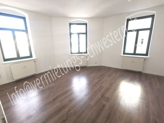Raum 2 neben Wohnzimmer