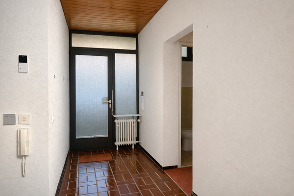 HAUSEINGANG OG - KI GENERIERT