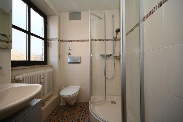 Zusätzliches Duschbad