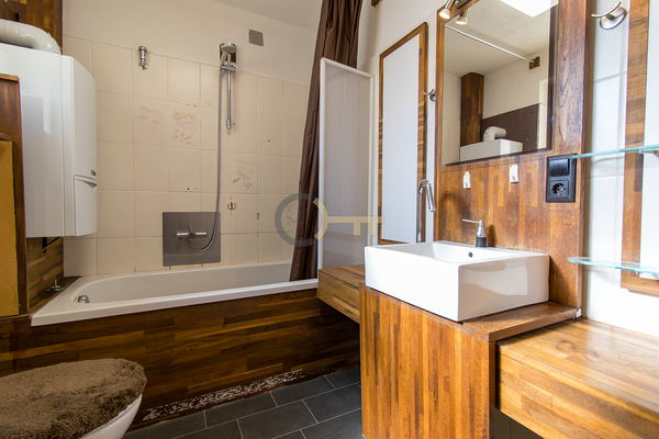 Wannenbad EG - Hinterhaus