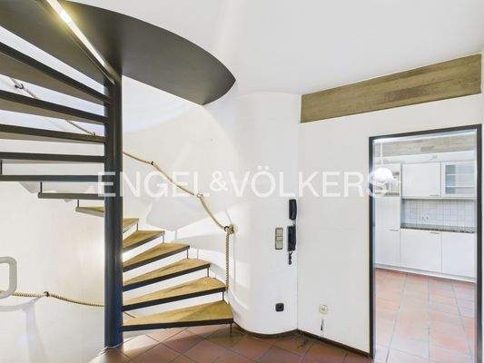 Diele mit Spindeltreppe