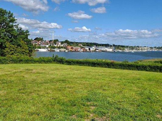 Blick von dem Grundstück Richtung Schlei