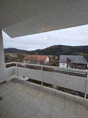 Balkon 1 mit Blick ins Tal