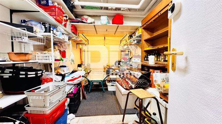 Garage / Ebenerdiger Zugang zum Flur / Diele