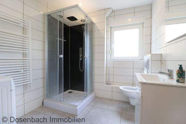2,5-Zimmer-Wohnung im 2.OG - Badezimmer