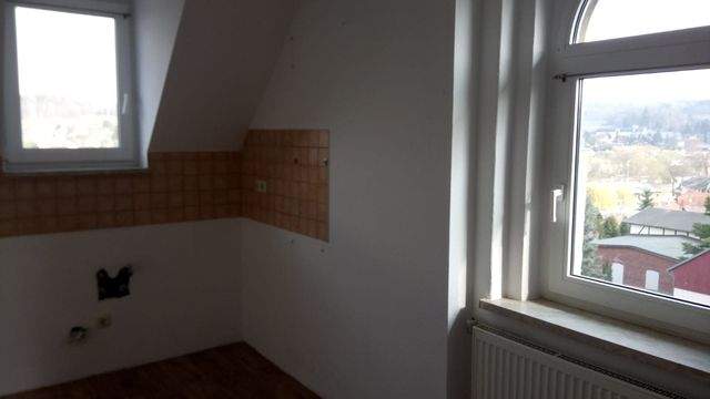 ++ schöne Dachgeschosswohnung mit Blick ins Elstertal ++ - Foto 1