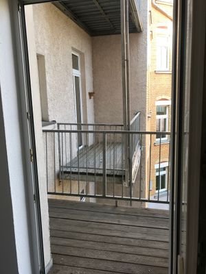 Kinderzimmer mit Balkon (1).JPG