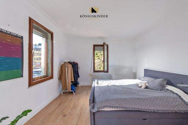 OG: Schlafzimmer/ Esszimmer