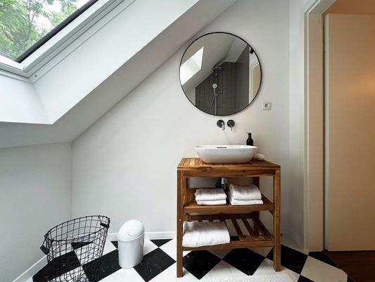 Bad beim Schlafzimmer DG