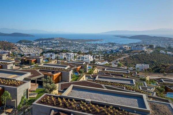 Detached Villas with Swimming Pools in Bodrum Center