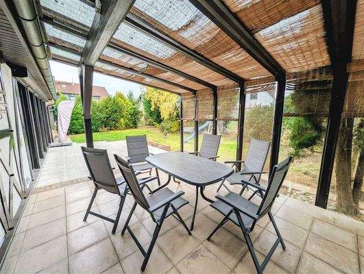 Terrasse mit Gartenblick