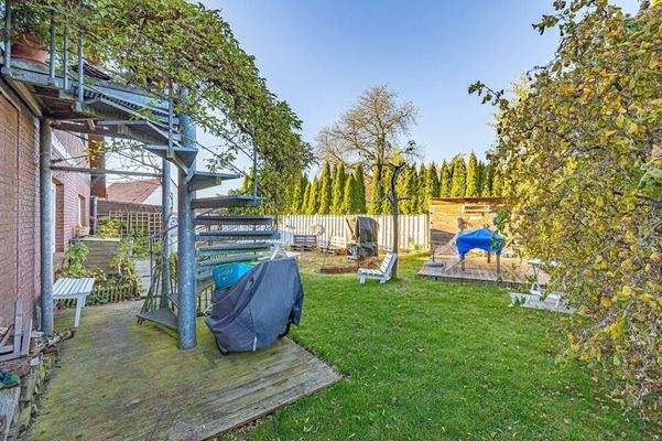 Wendeltreppe in den Garten