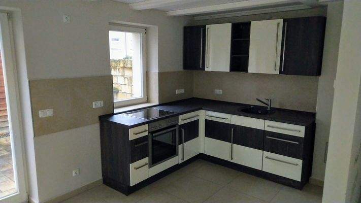 Einbauküche ohne Geräte.jpg