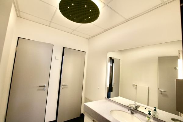 Toiletten im 1. OG